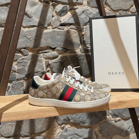 Gucci Bee Print GG Supreme Ace Low-top Sneakers - Picture 1 of 11